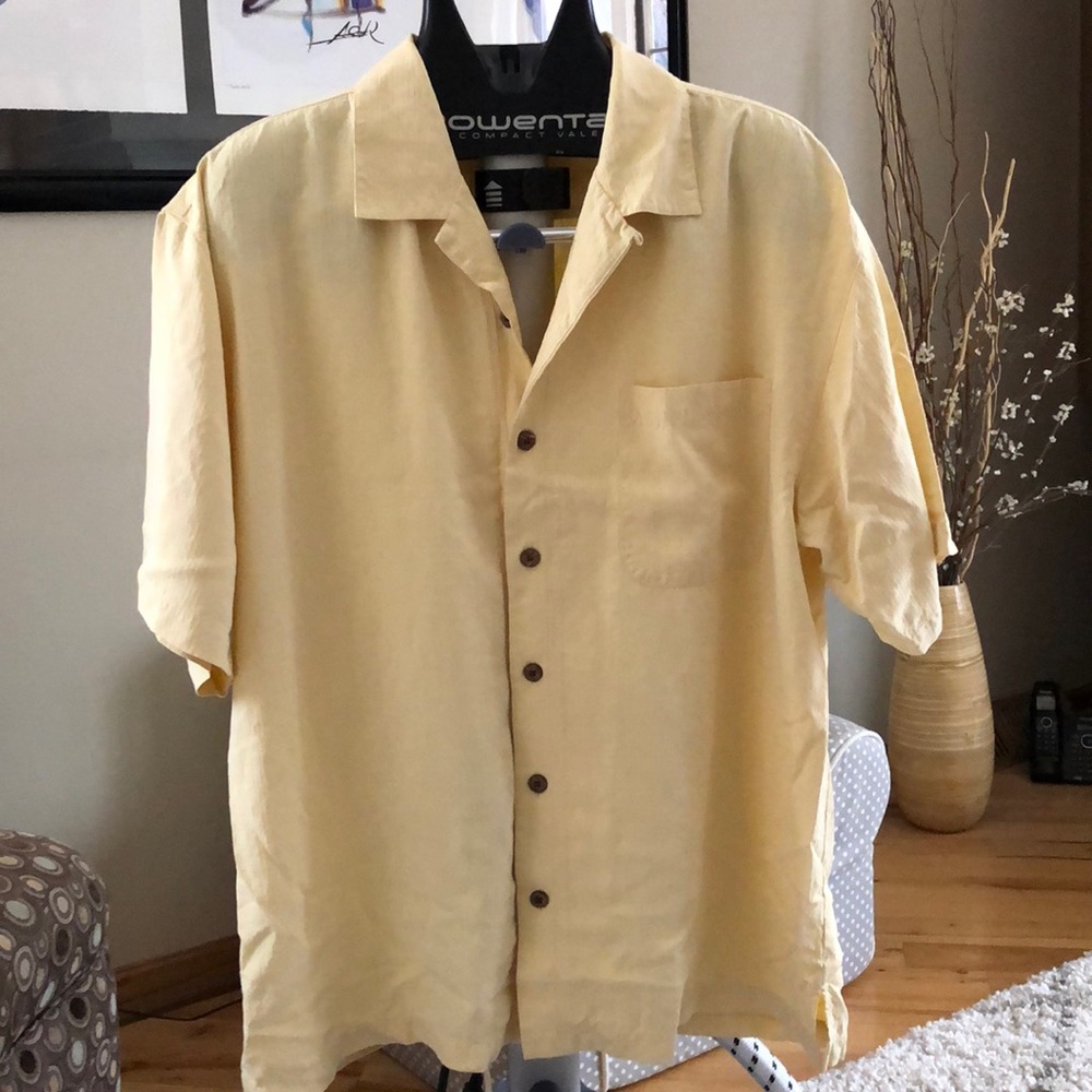 Tommy Bahama 100% silk short sleeve shirt